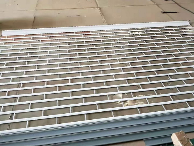 電動(dòng)水晶門