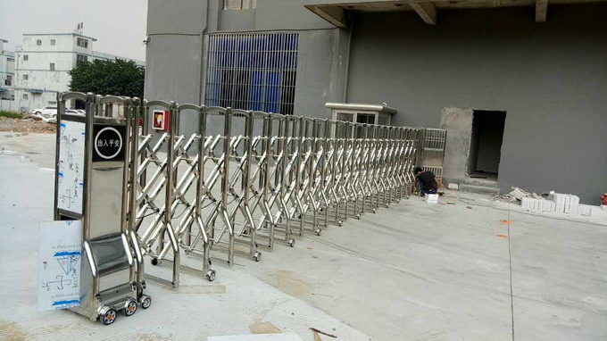 伸縮門廠家不同材質(zhì)的特點(diǎn)